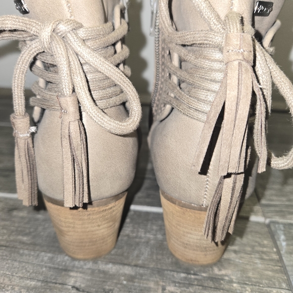 Roxy Devon Charcoal Embossed Ankle Boot Size 5.5 FREE SHIPPING! - Picture 5 of 10